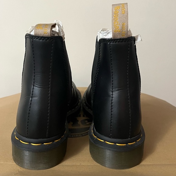 Vegan Dr.Martens Chelsea Boots UK 5 / US Men’s 6 / US Women’s 7 / EU 38 - Picture 2 of 12